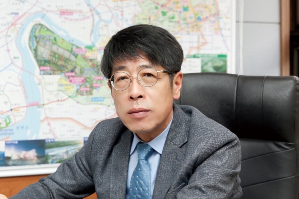 유승영 평택시의회 의장 - ‘공부하는 의원, 행복한 시민’, 지속적인 소통과 연구를 통해 신뢰를 쌓아가는 평택시의회
